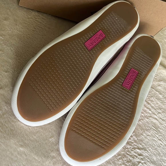 Sperry Woman 9.5 USA , lounge tennis shoes leather lace, sea rose, new with box - Picture 7 of 11